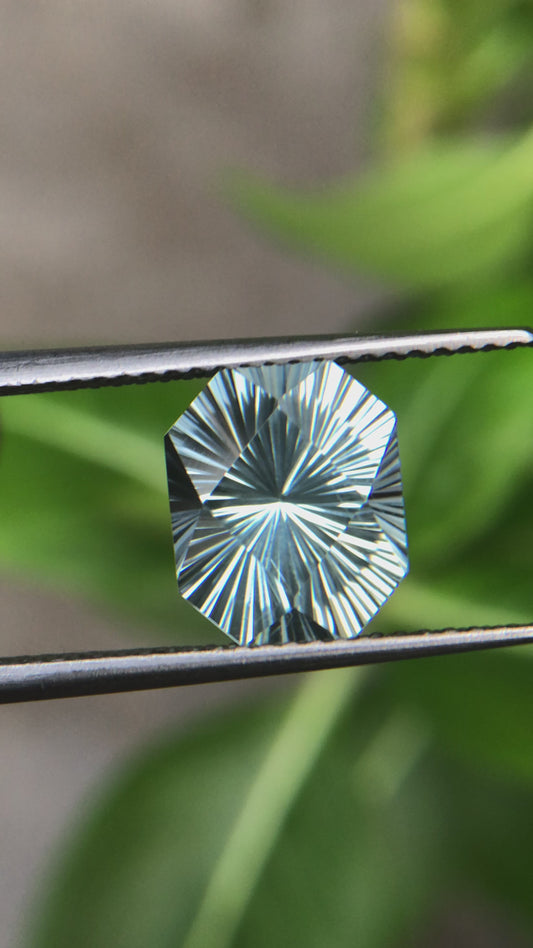 Sunburst Cut Aquamarine Gemstone: 3 Carat Icy Light Blue, 10mm