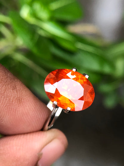 Natural spessartine garnet, 6.60 carat orange garnet oval.